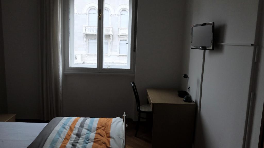 B&B Piazza Goldoni Trieste Luaran gambar