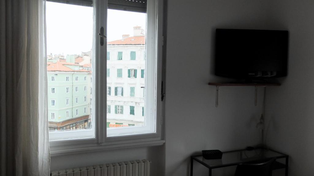 B&B Piazza Goldoni Trieste Luaran gambar